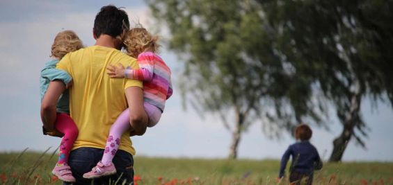 Ο σημαντικός ρόλος του πατέρα στην ολόπλευρη ανάπτυξη των παιδιών